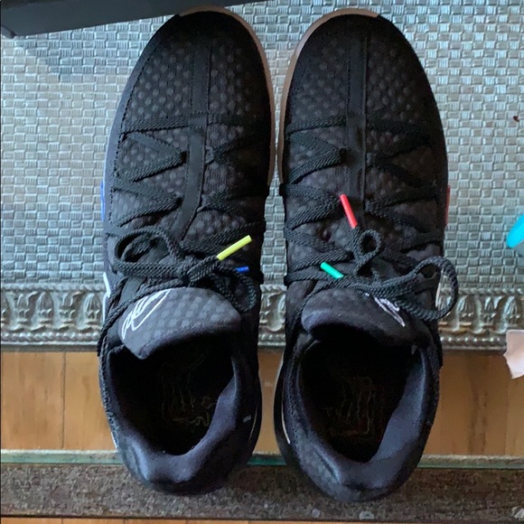 Lebron 17 lows - Picture 3 of 7